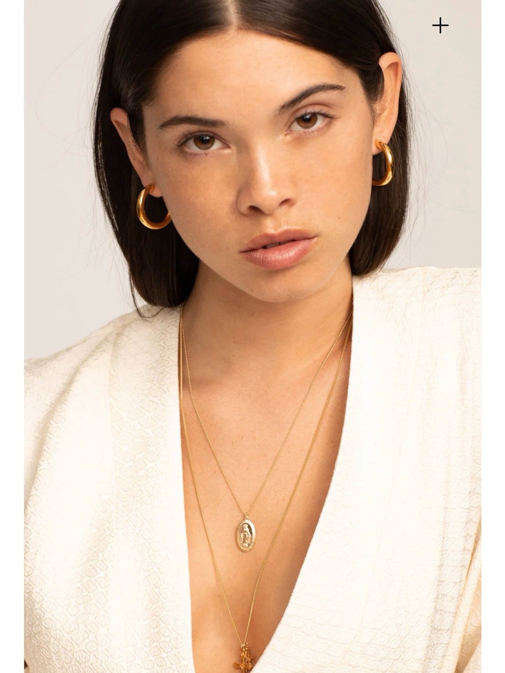 Bagatiba Gold Hoop Earring - Picture 7 of 7